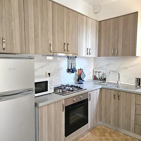 Daire Pool View Palm 002 Avlonya