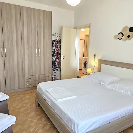 Pool View Palm 002 * Avlonya