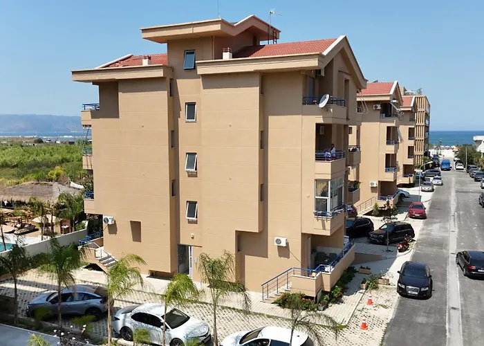 Pool View Palm 002 *